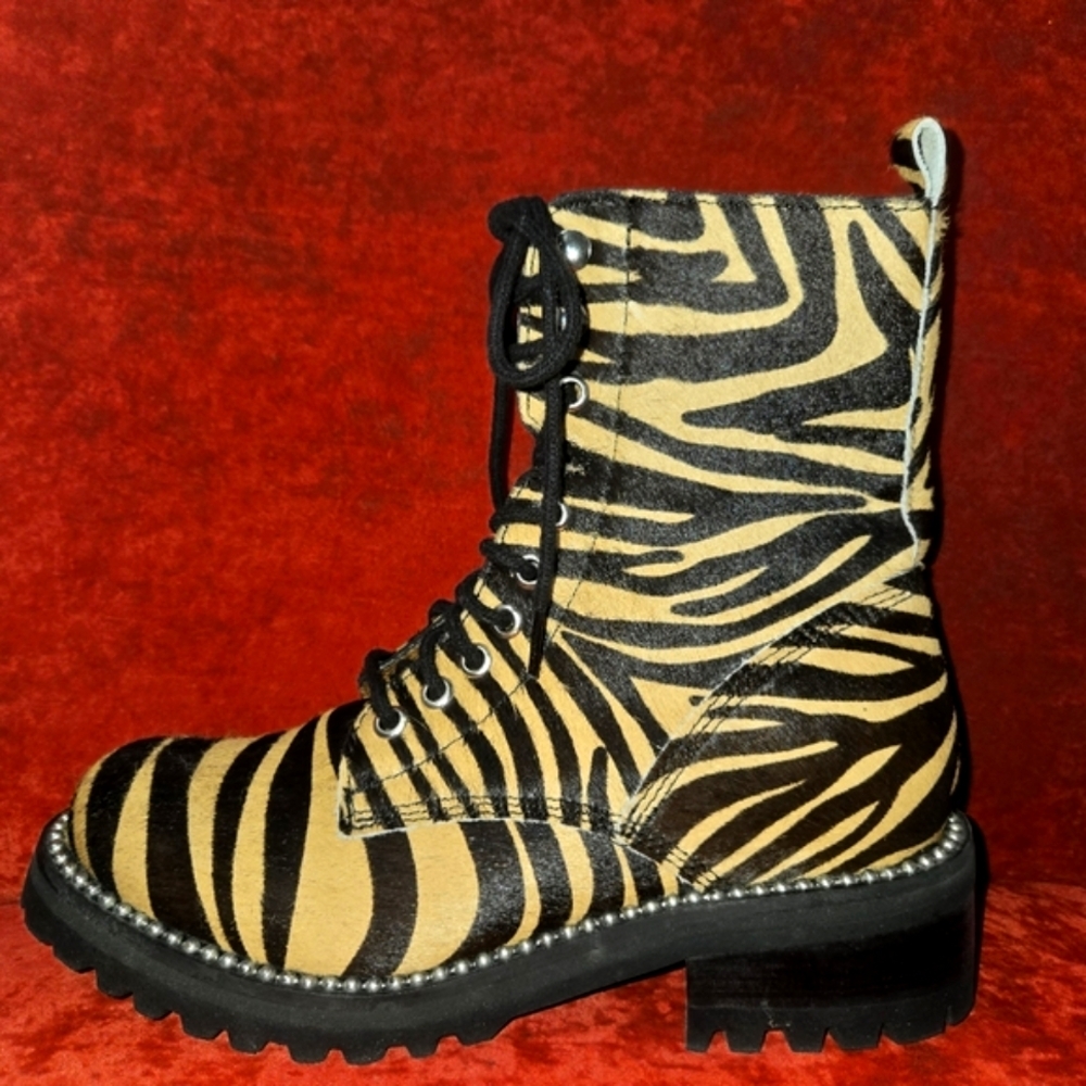 Aqua JAX Tiger Print Studded Combat Boots CowPunk Calfhair Chunky NWOT SEE SOLES - Picture 3 of 11